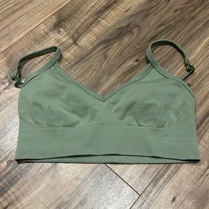 Lululemon Green Sports Bras Size 4